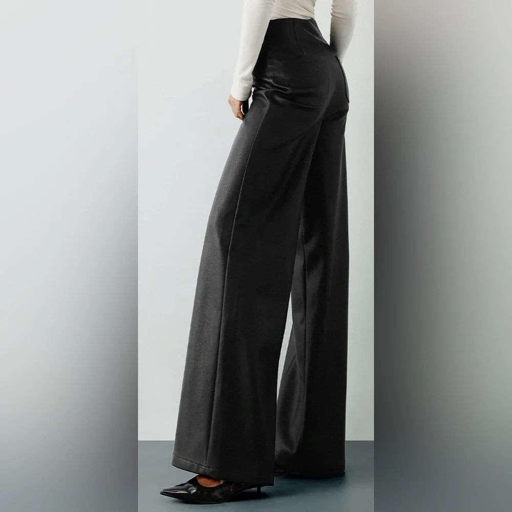 Elegant Black Wide-Leg PU leather Pants - Picture 3 of 4
